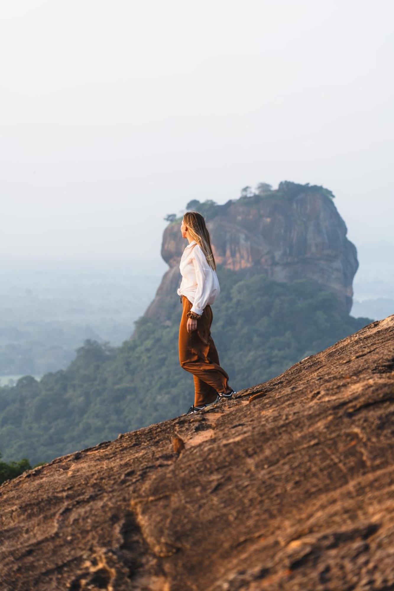 Sundaras Sigiriya Jungles Caves Resort 담불라 외부 사진